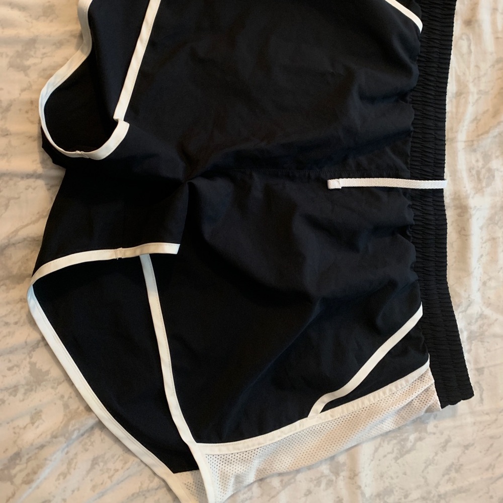 Under Armour Running light weight mesh side shorts